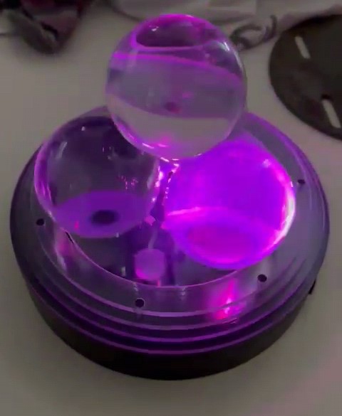 Piatto rotante per sfere da giocoliere con luci viola